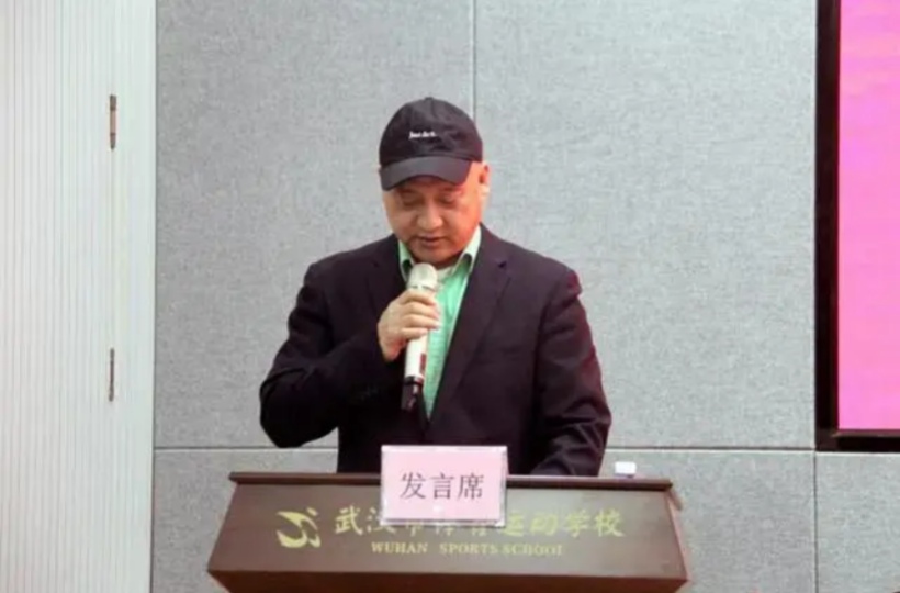 網(wǎng)球明星鄭欽文父親開網(wǎng)球?qū)W校，這事你怎么看？